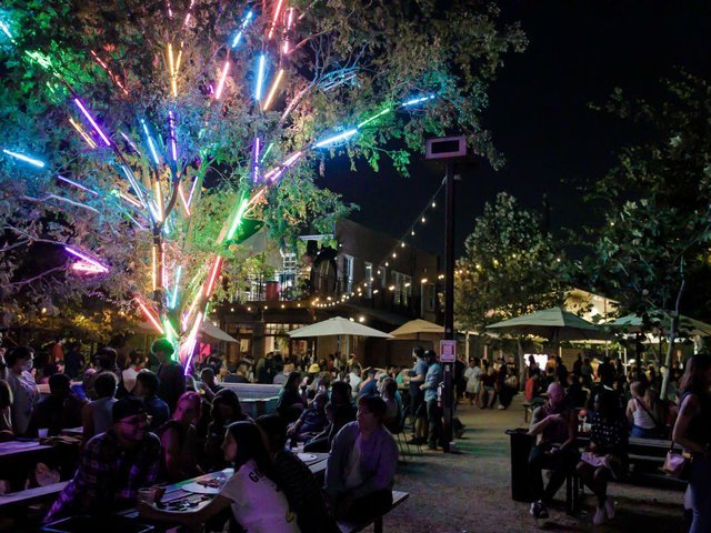 houston-axelrad-beer-garden