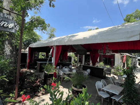 justines-austin-first-date-ideas