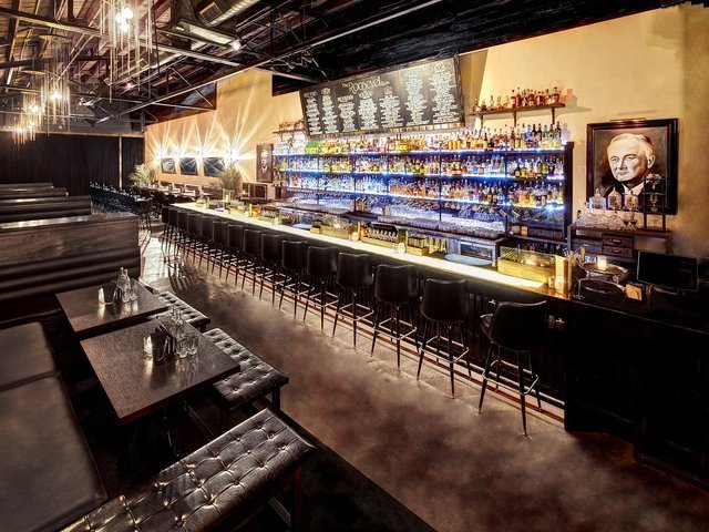 roosevelt-room-austin-first-date